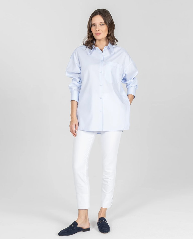 Błękitna koszula z dużą kieszenią