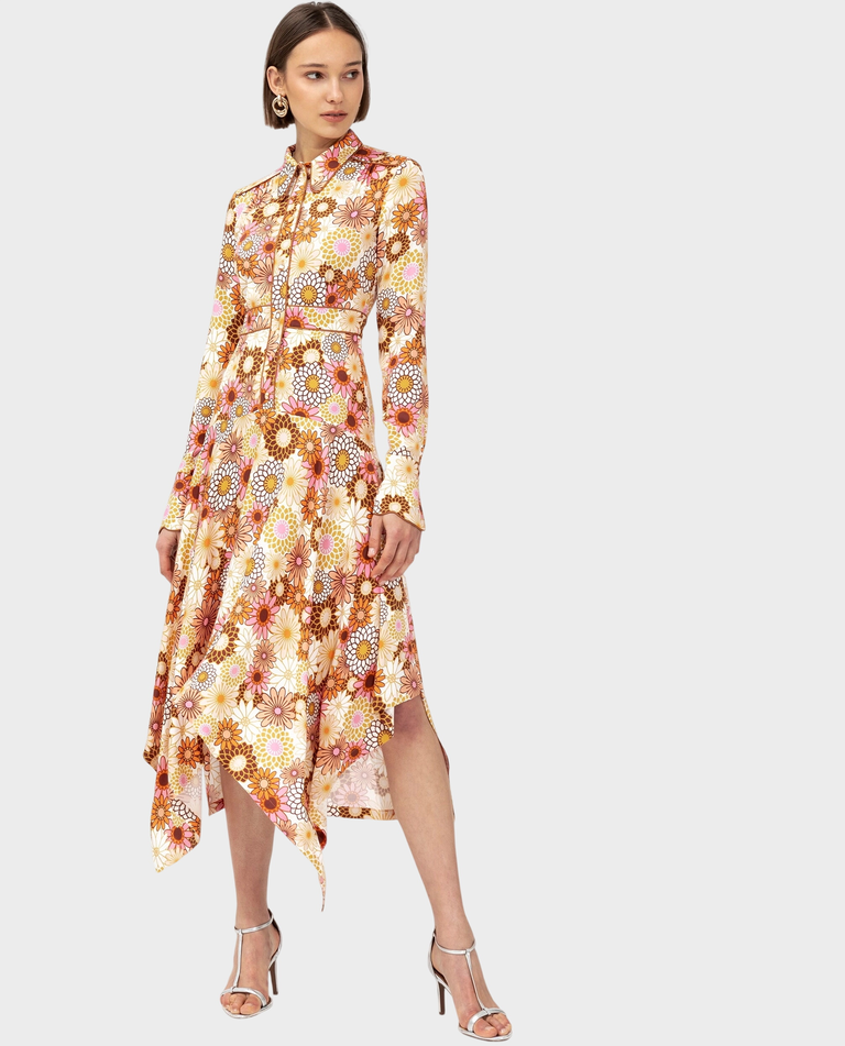 Pomarańczowa sukienka z kwiatowym wzorem