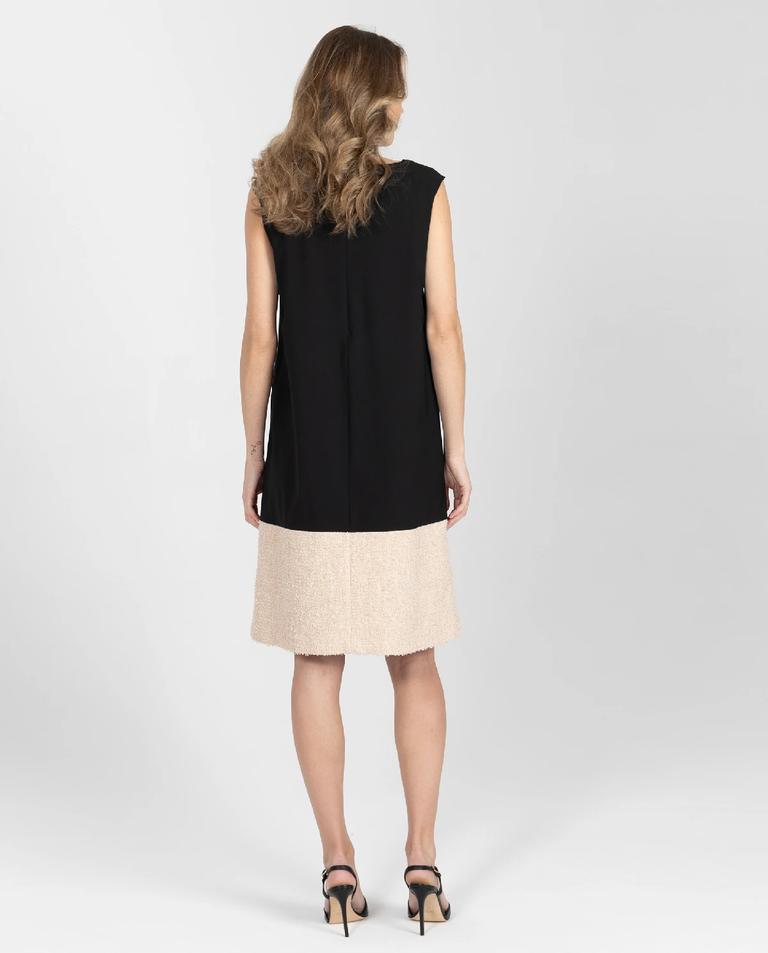 Czarna sukienka trapezowa - Image #2