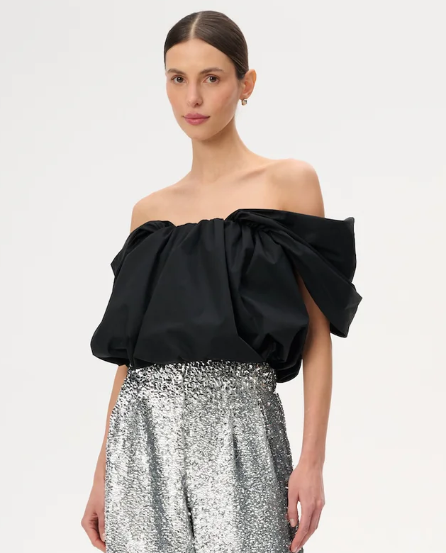 Czarny  top o krótkim kroju Yena