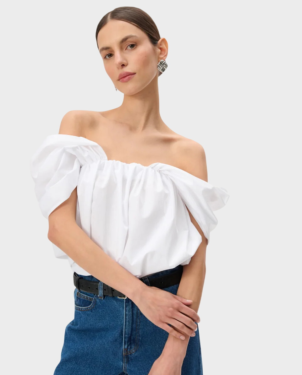 Biały top o krótkim kroju Yena - Image #0