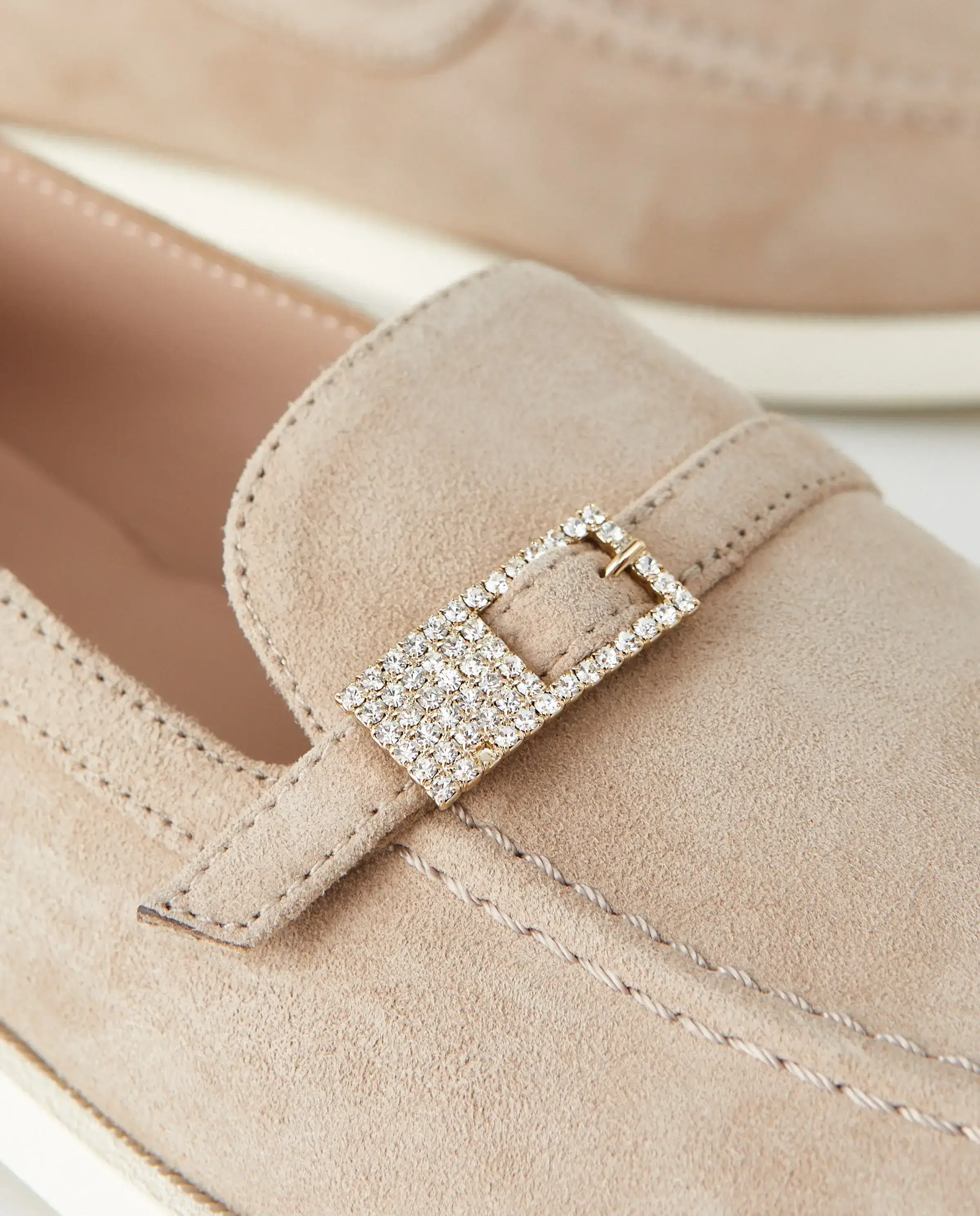 Beżowe zamszowe mokasyny - Image #4