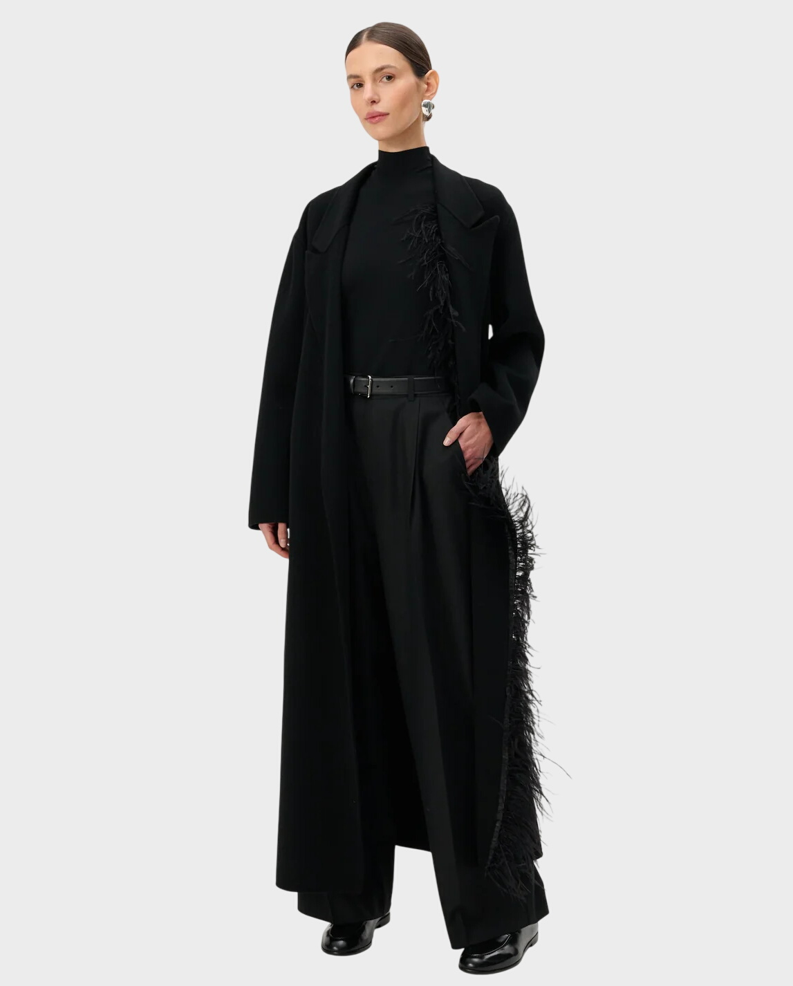Wełniany czarny płaszcz z piórami Thiago - Image #0