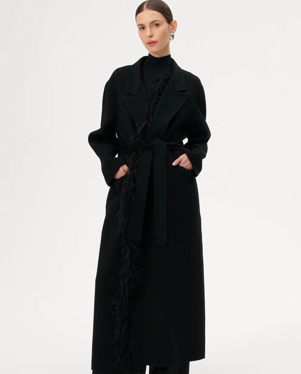 Wełniany czarny płaszcz z piórami Thiago - Image #1