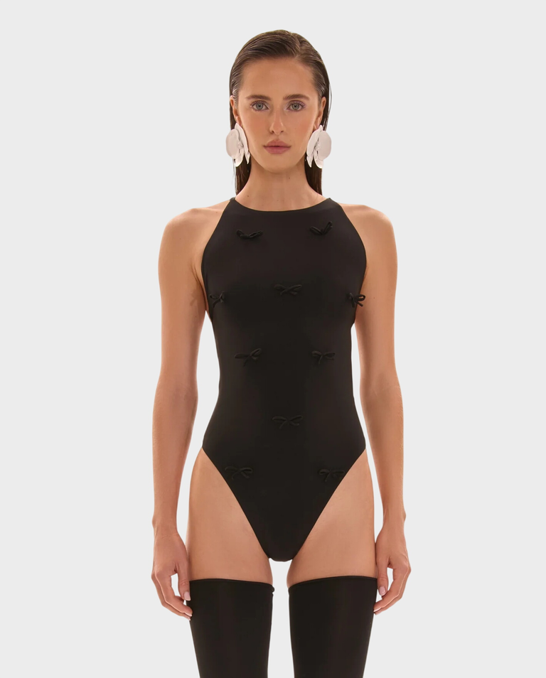 Czarny jednoczęściowy strój Emery