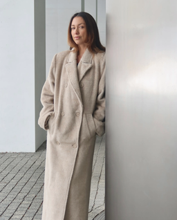 Beżowy płaszcz Adoration z wełny alpaki - Image #3