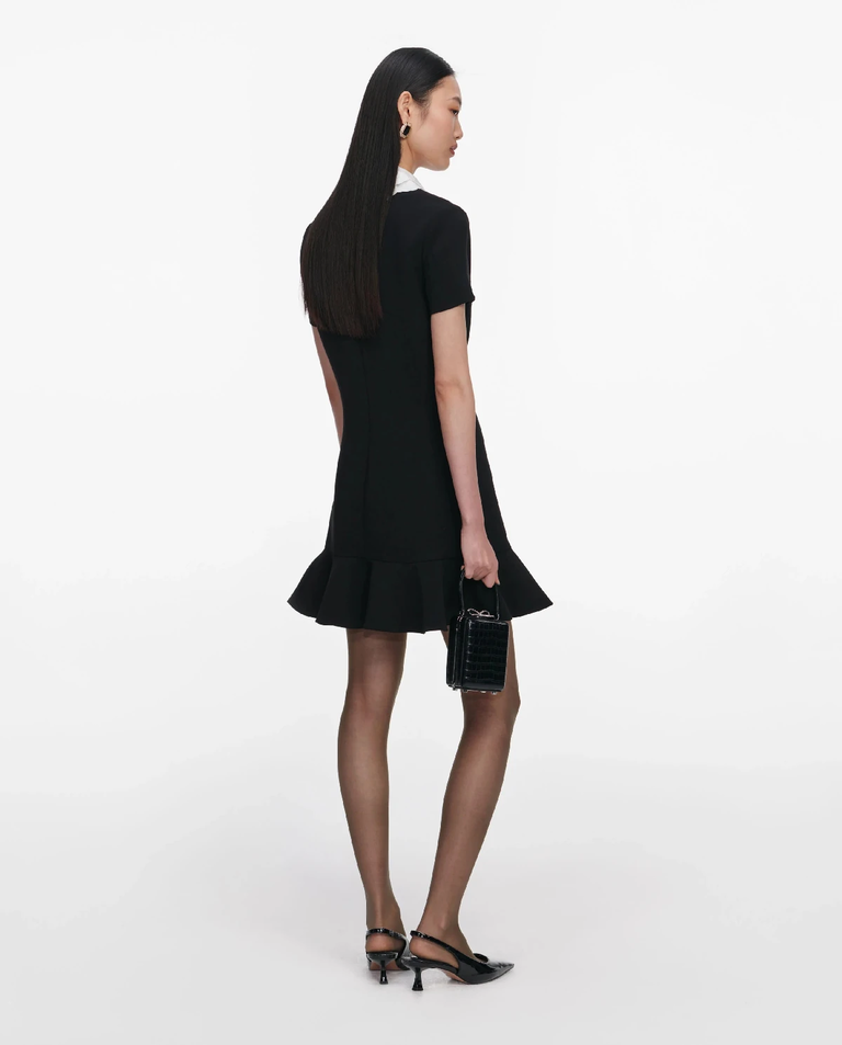 Czarna sukienka mini z ozdobnym kołnierzykiem - Image #2