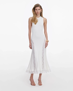 Biała dzianinowa sukienka midi z koronką - Image #0