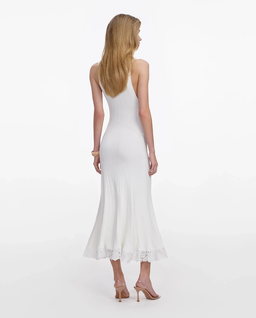 Biała dzianinowa sukienka midi z koronką - Image #2