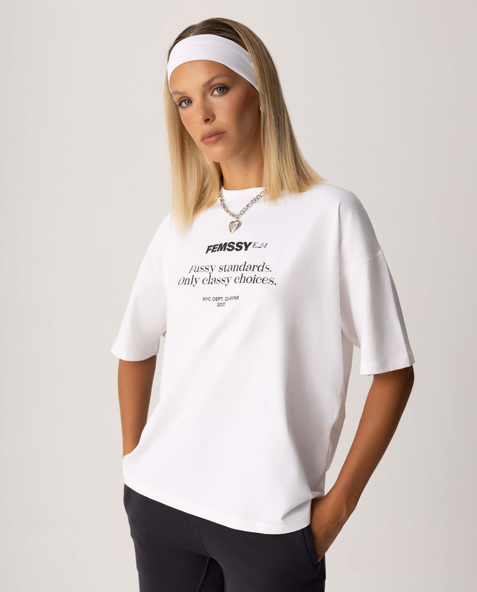 Biały t-shirt Signa - Image #0