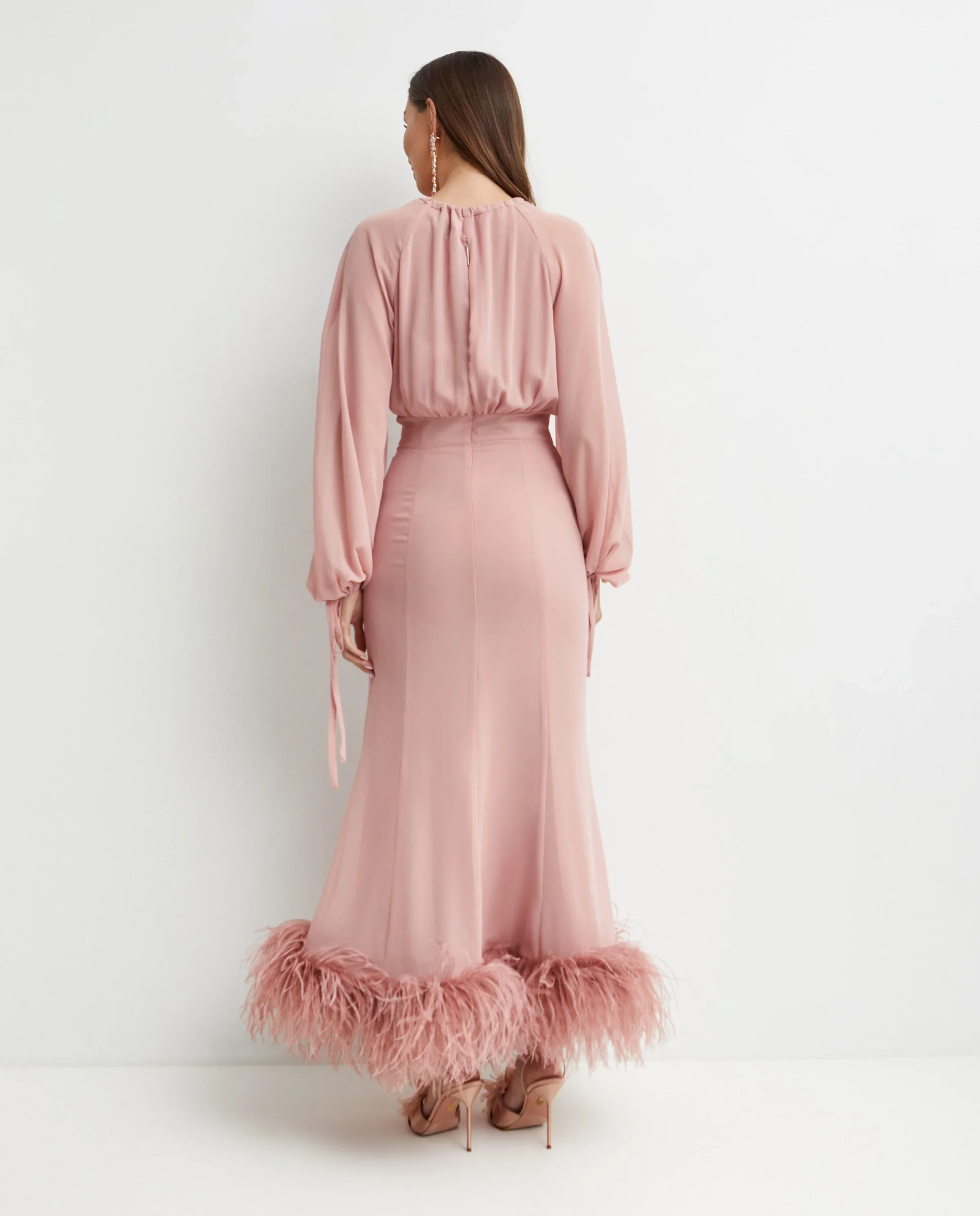 Jasnoróżowa sukienka z piórami Davis - Image #3