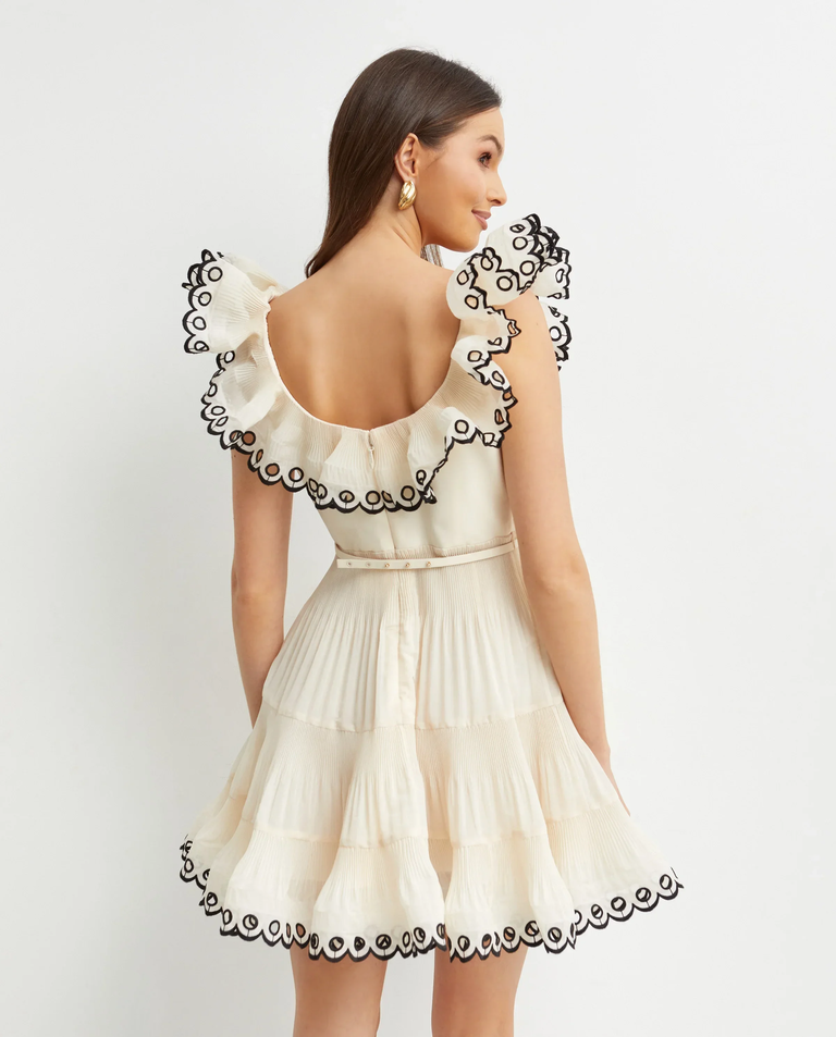 Kremowa sukienka mini z falbankami - Image #3