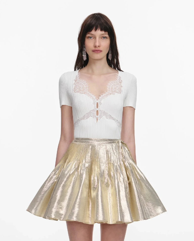 Biały top z koronką