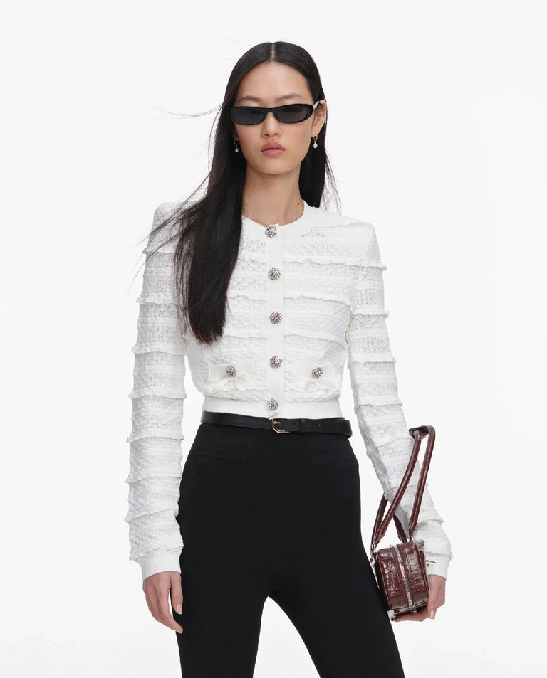 Biały kardigan z falbankami