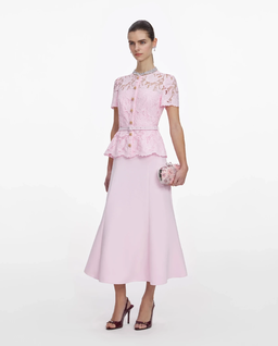 Różowa koronkowa sukienka midi - Image #1