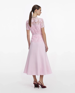 Różowa koronkowa sukienka midi - Image #2