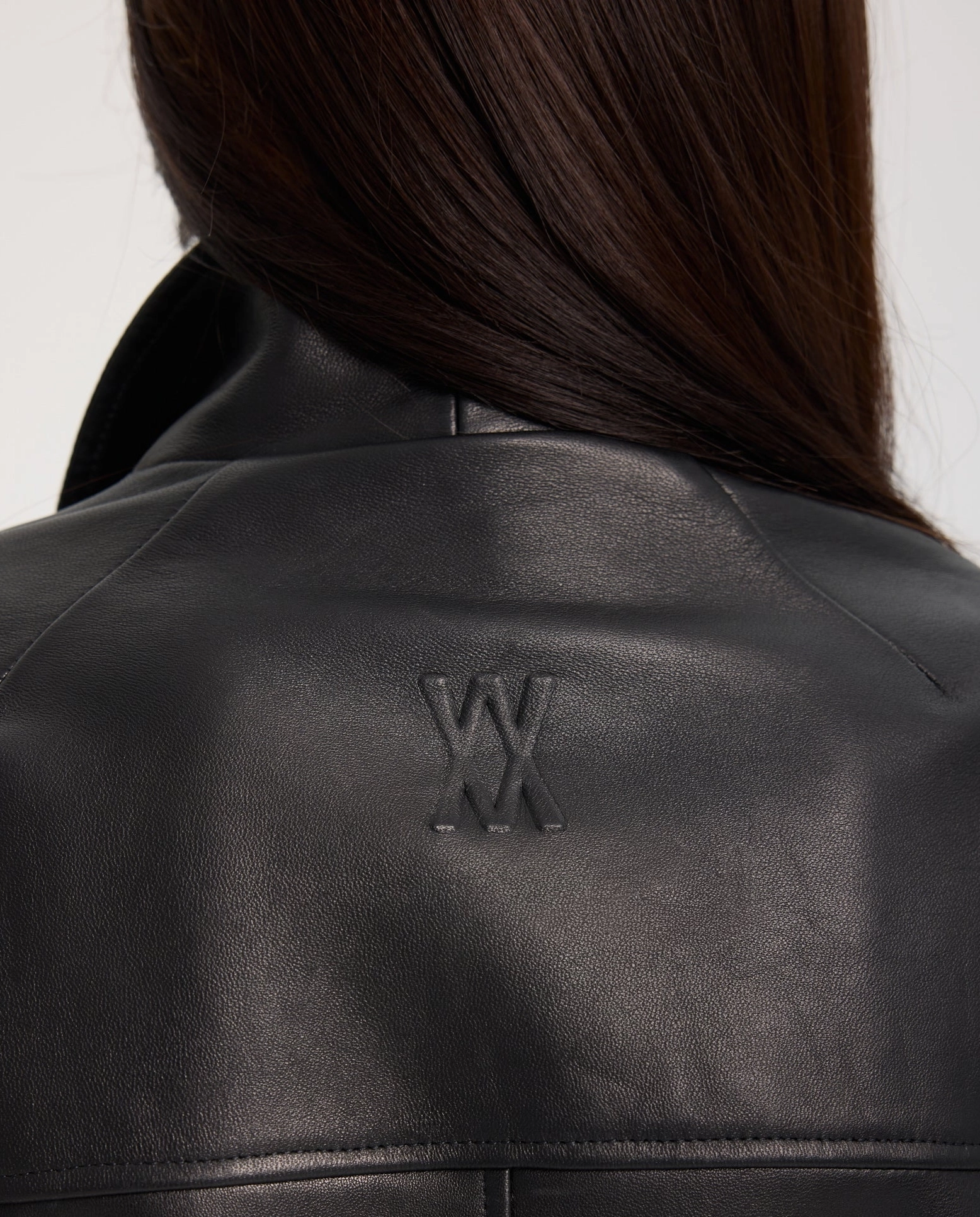 Skórzana kurtka z szerokimi ramionami Vera - Image #4