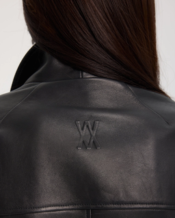 Skórzana kurtka z szerokimi ramionami Vera - Image #4