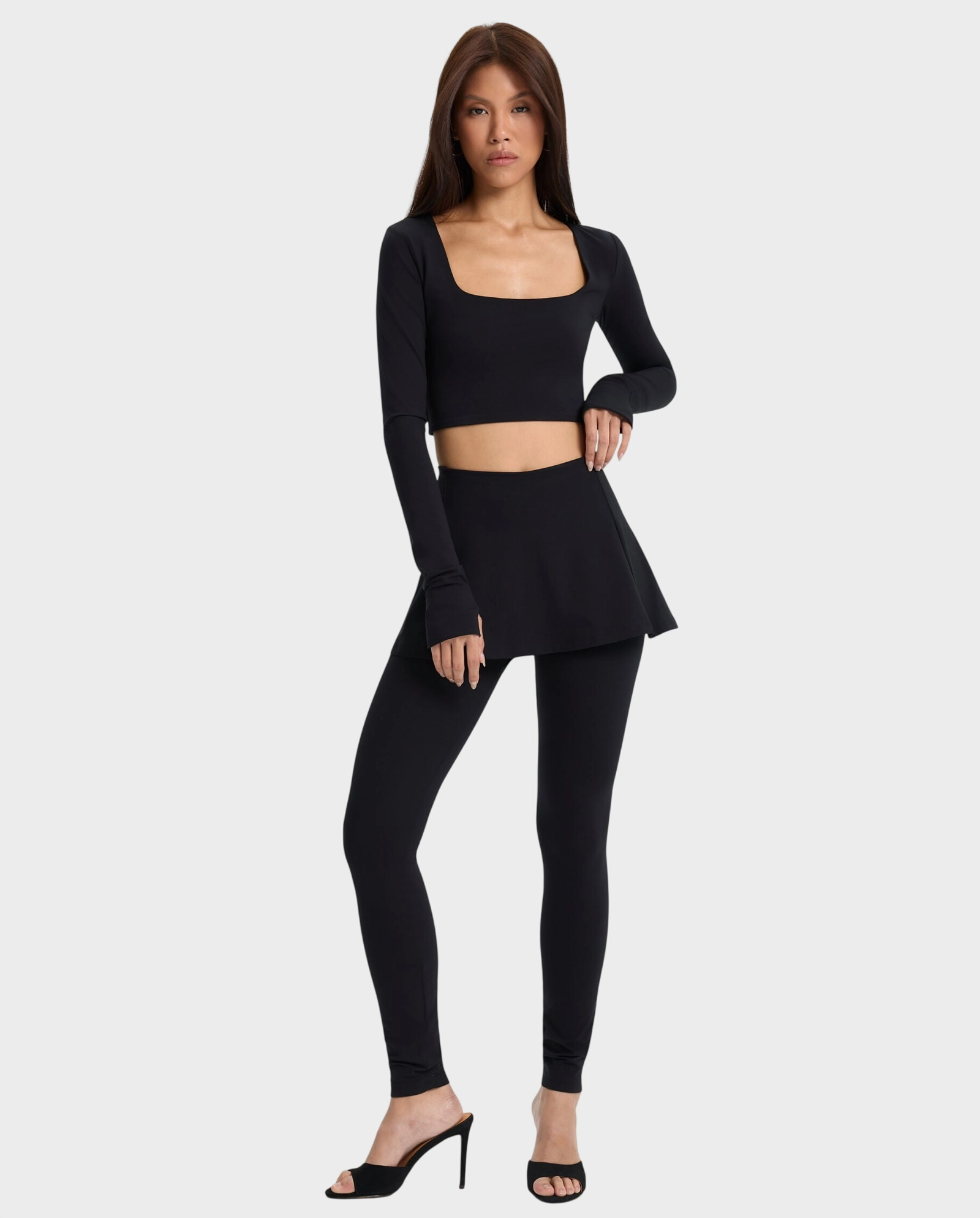 Krótki czarny top Noxelle - Image #1