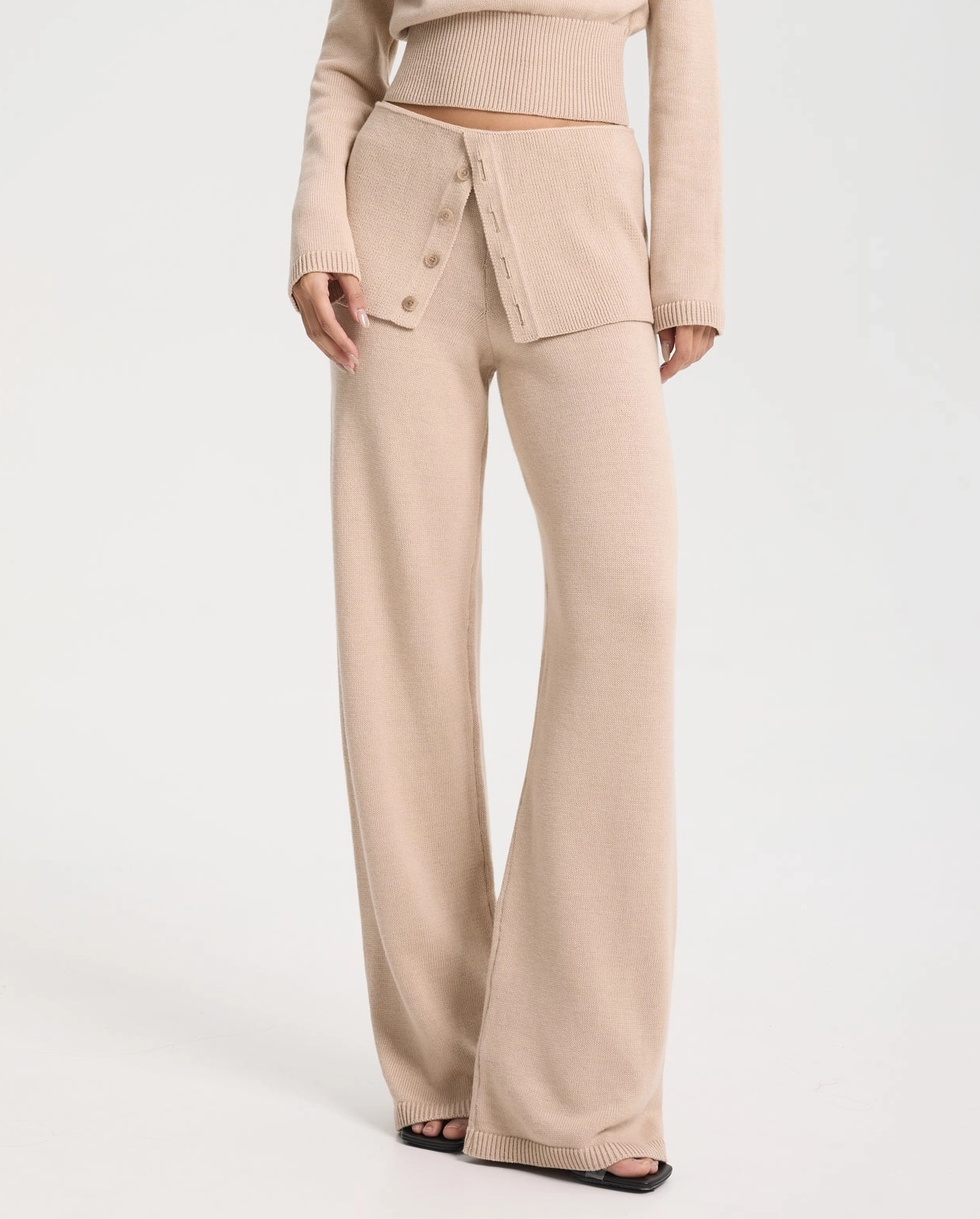 Beżowe spodnie z ozdobnym pasem Velmere - Image #0