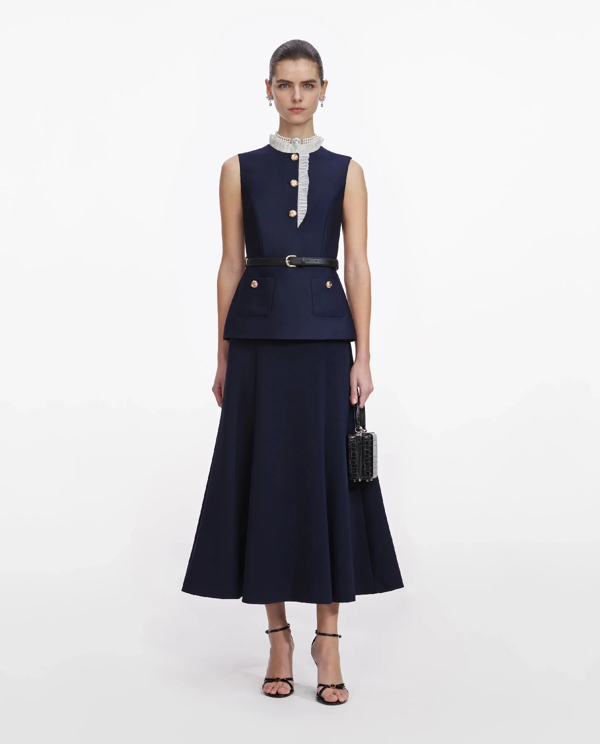 Granatowa sukienka midi z falbaną - Image #0