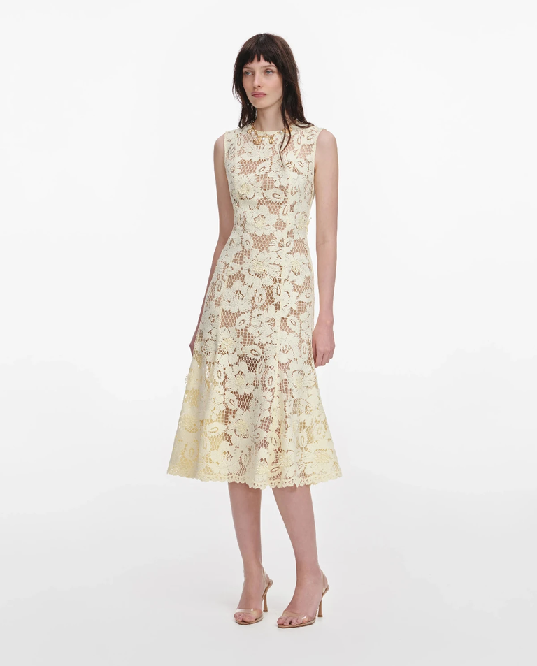 Żółta koronkowa sukienka midi