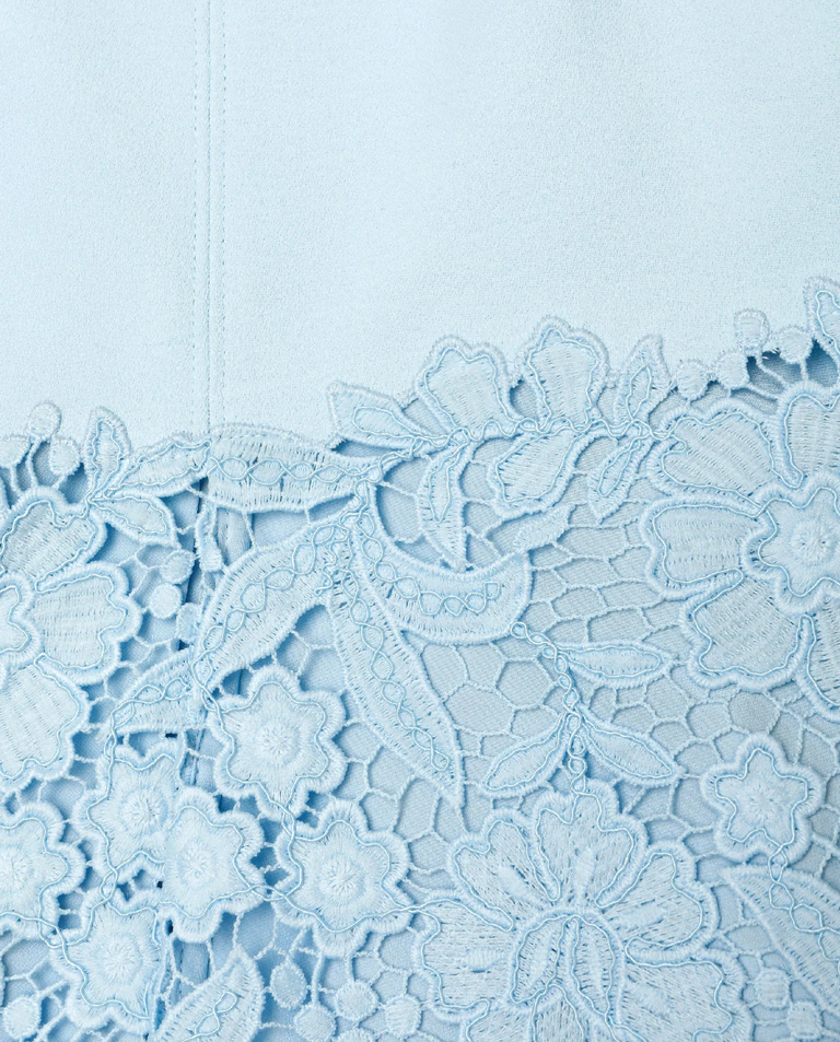 Błękitna sukienka midi z koronką - Image #4