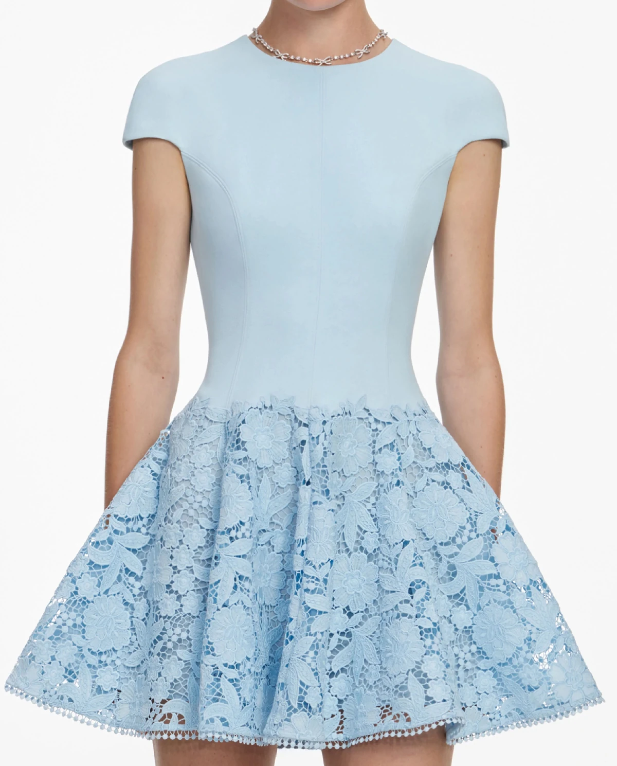 Błękitna sukienka mini z koronką - Image #3