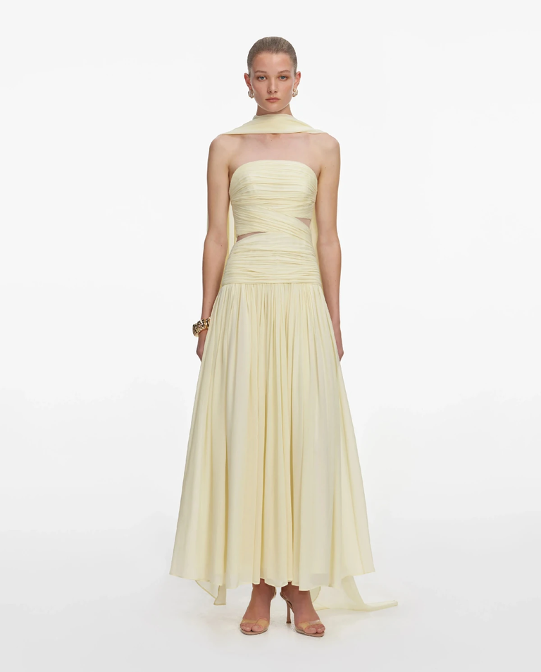 Jasnożółta sukienka midi z szalem