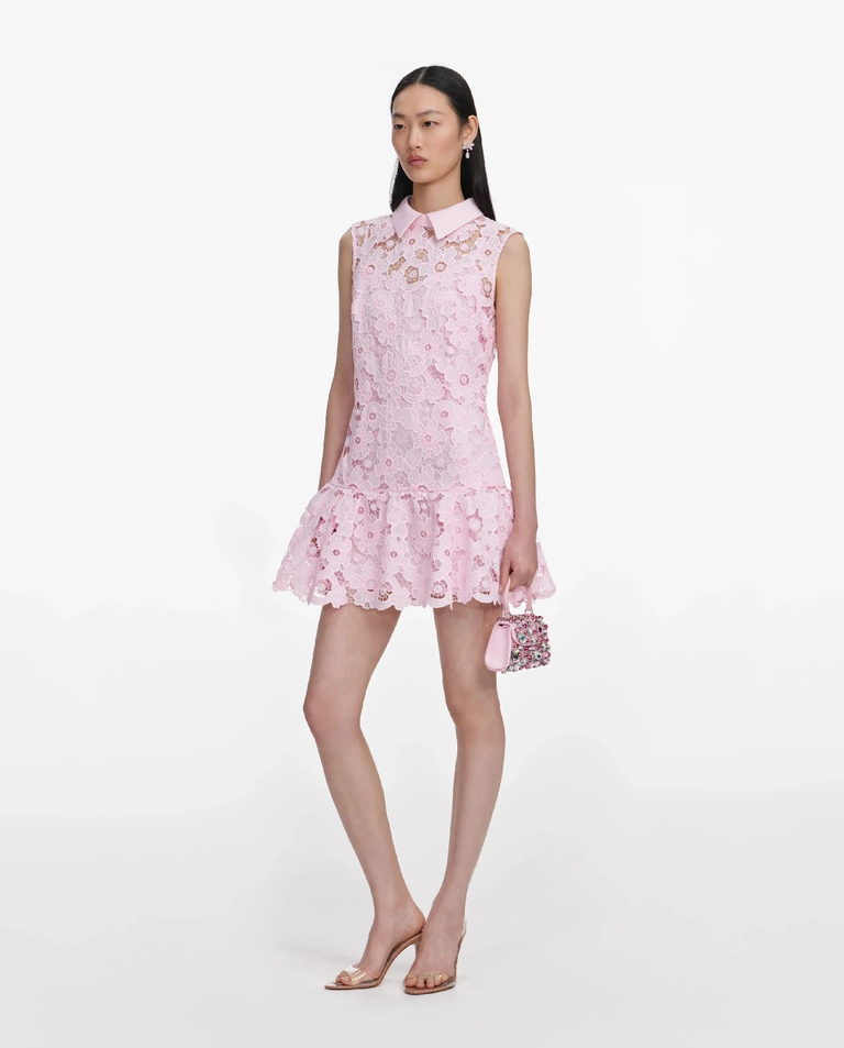 Różowa koronkowa sukienka mini