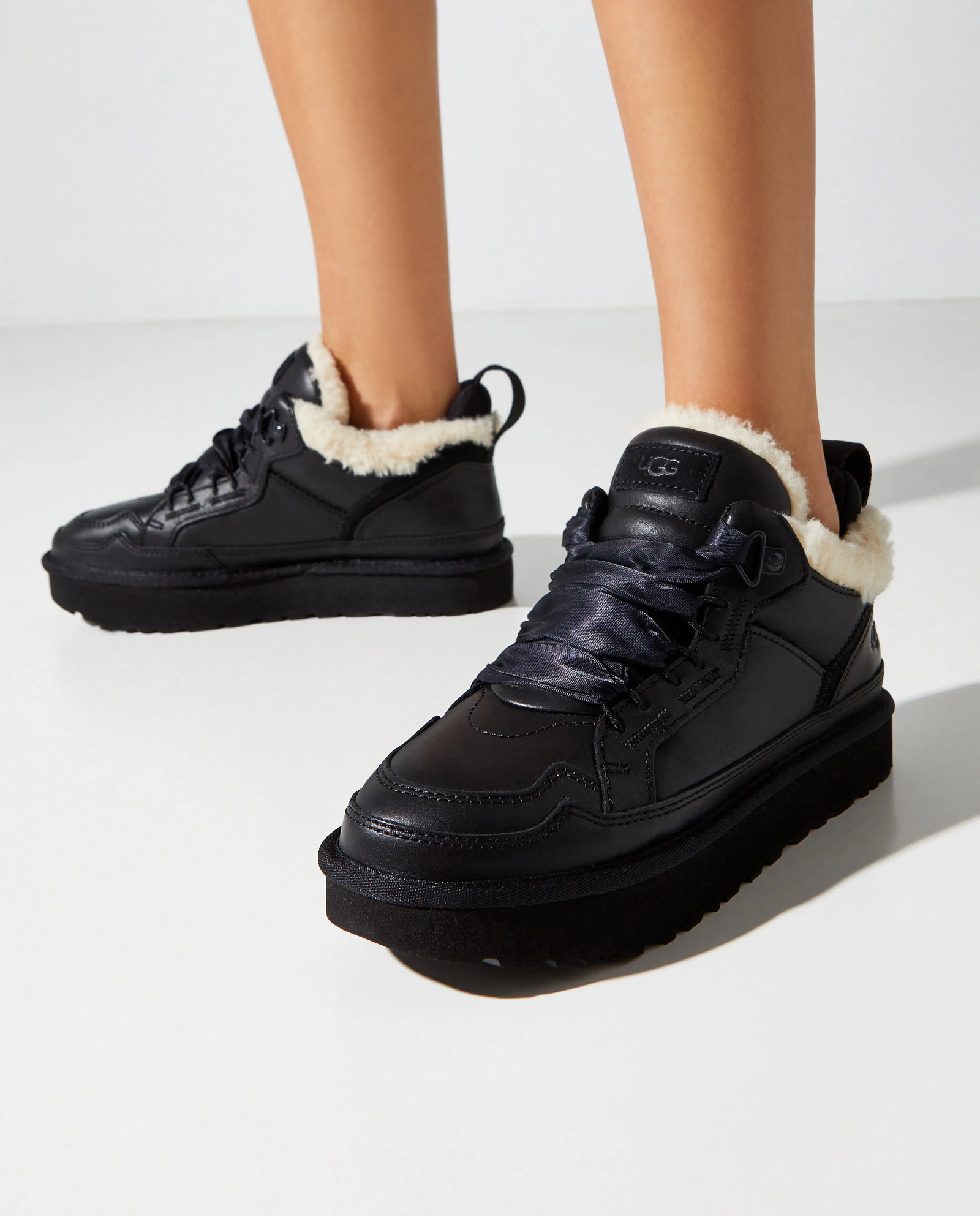 Czarne skórzane sneakersy Lowmel - Image #1