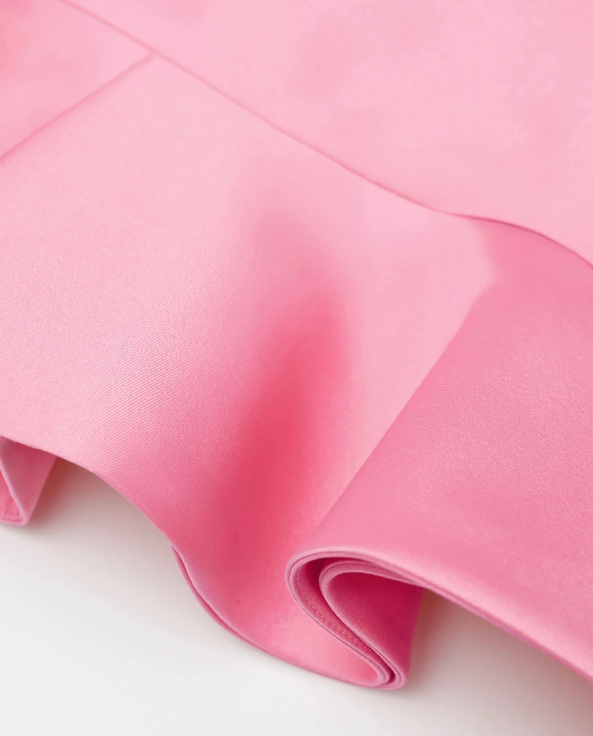 Jaskraworóżowa sukienka mini z falbaną - Image #4