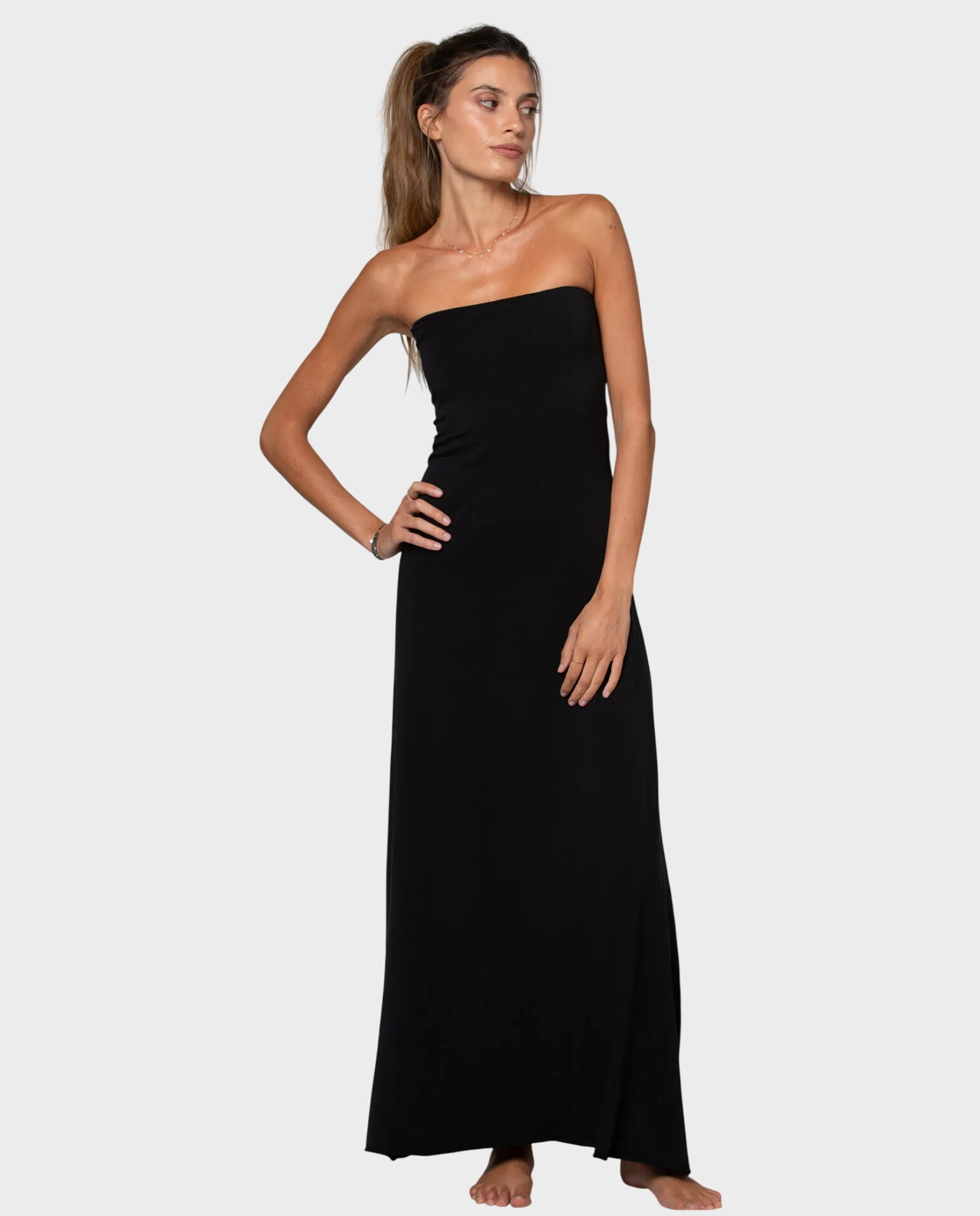 Sukienka z ozdobnym tyłem Swana - Image #1