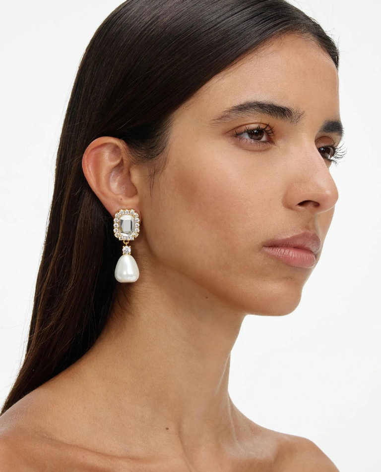 Kolczyki zdobione kryształkami