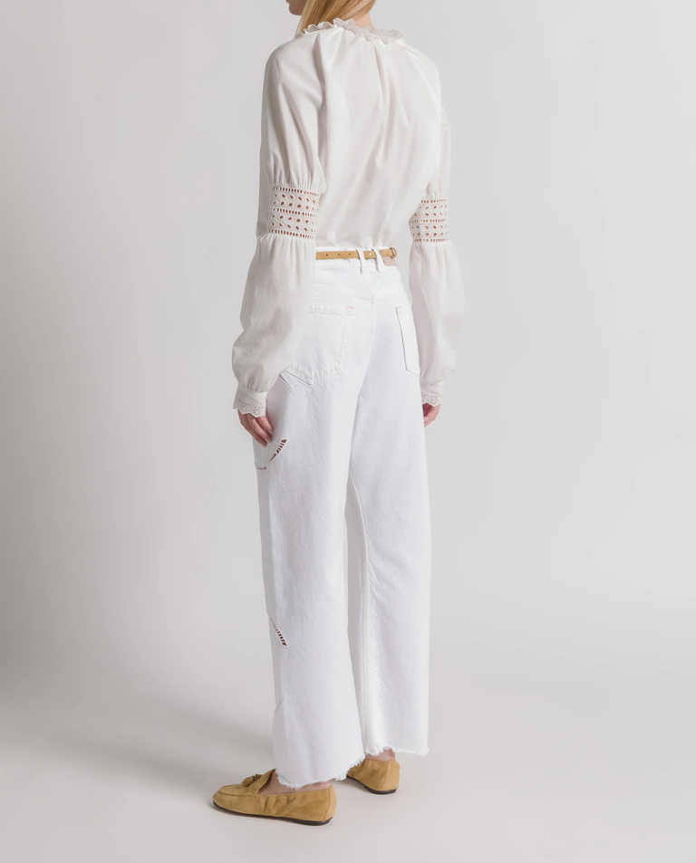 Białe jeansy z kwiatowym haftem - Image #3