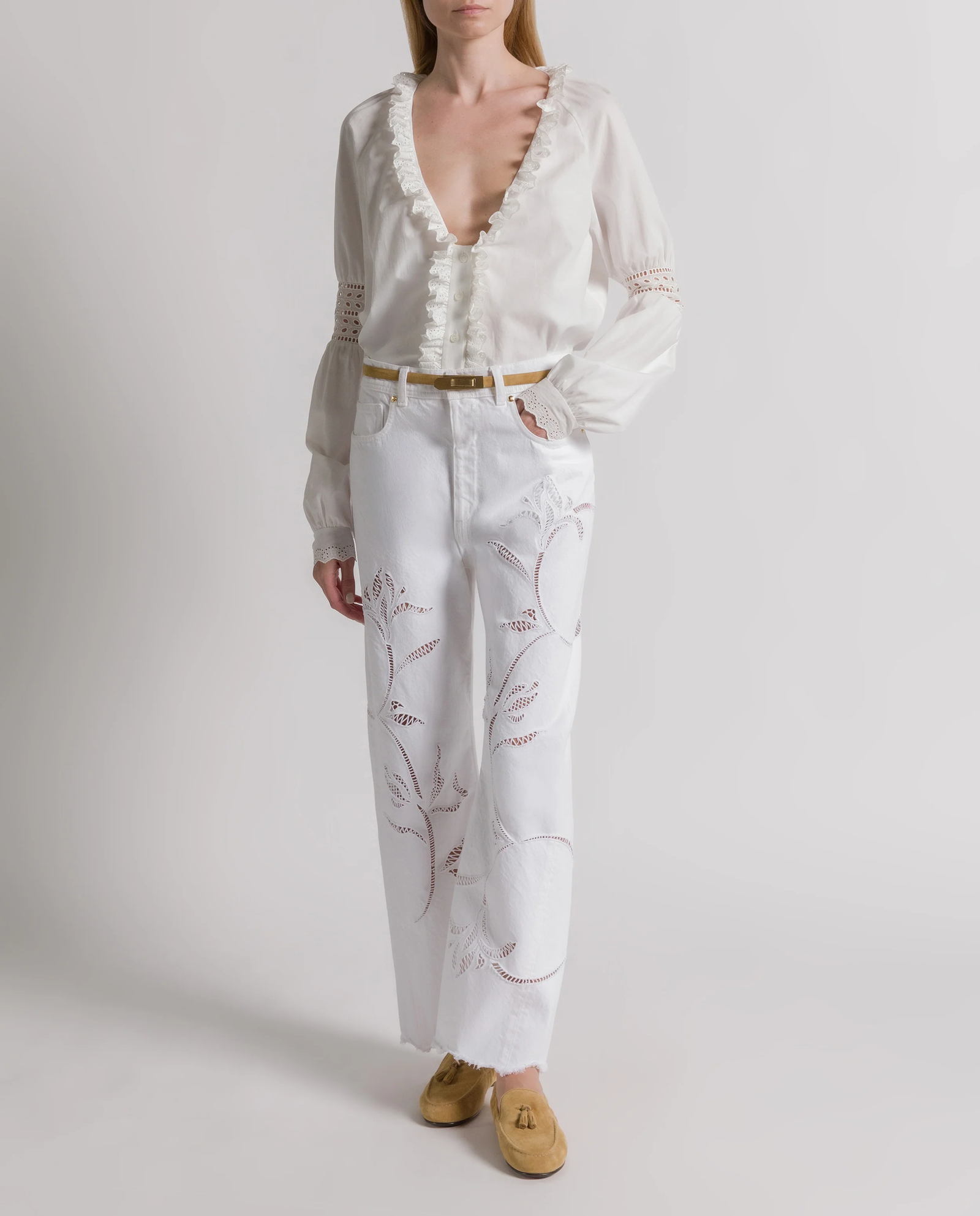 Białe jeansy z kwiatowym haftem - Image #2