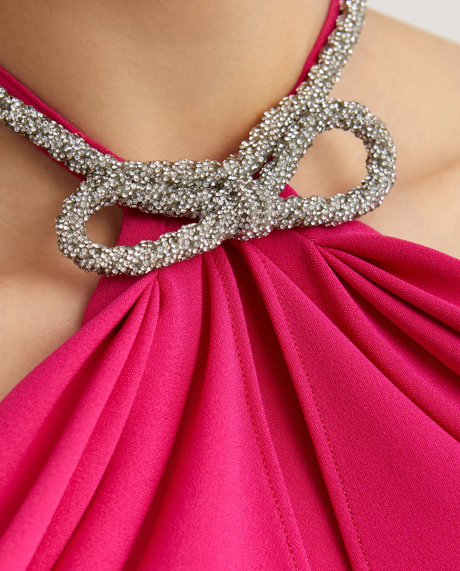 Różowa suknia z ozdobną kokardą - Image #3