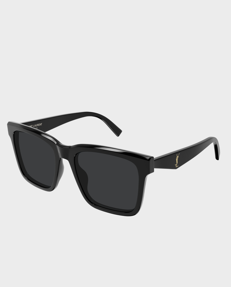 Czarne okulary przeciwsłoneczne z logo