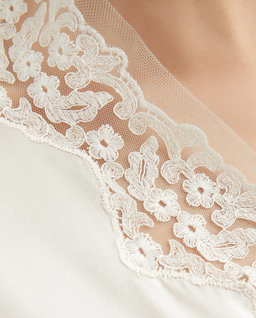 Kremowa satynowa bluzka z koronką - Image #3