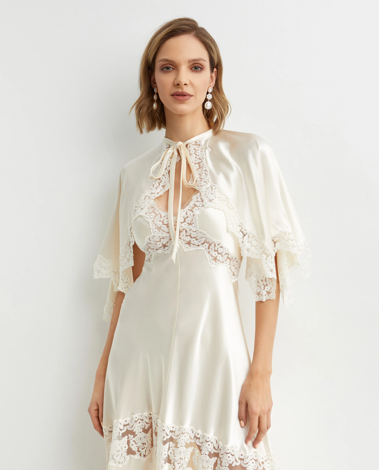 Satynowe bolerko z koronką