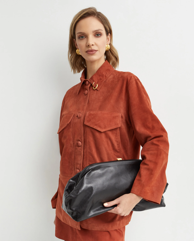 Czarna skórzana torebka