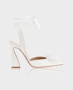 Białe satynowe czółenka - Image #0