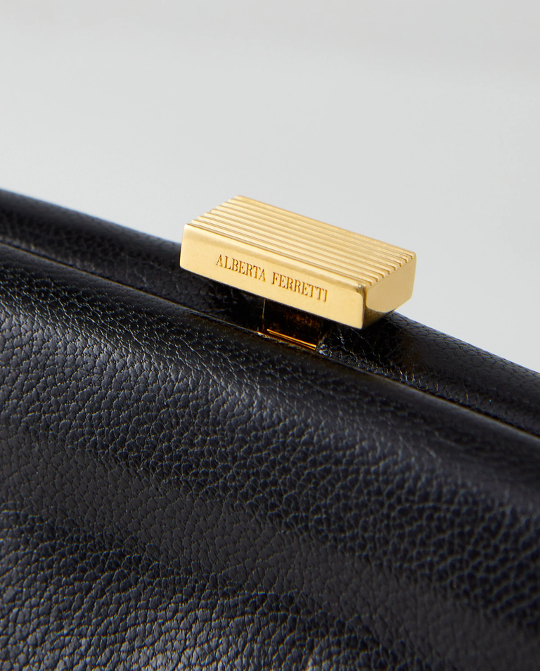 Czarna skórzana torebka - Image #4