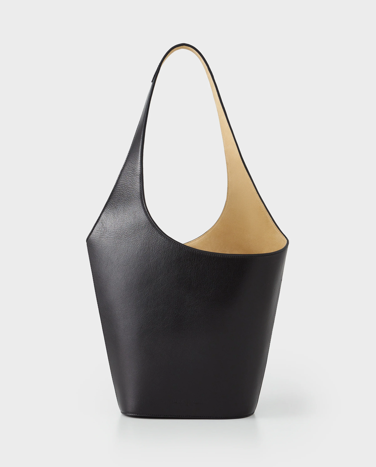 Czarna skórzana torebka na ramię