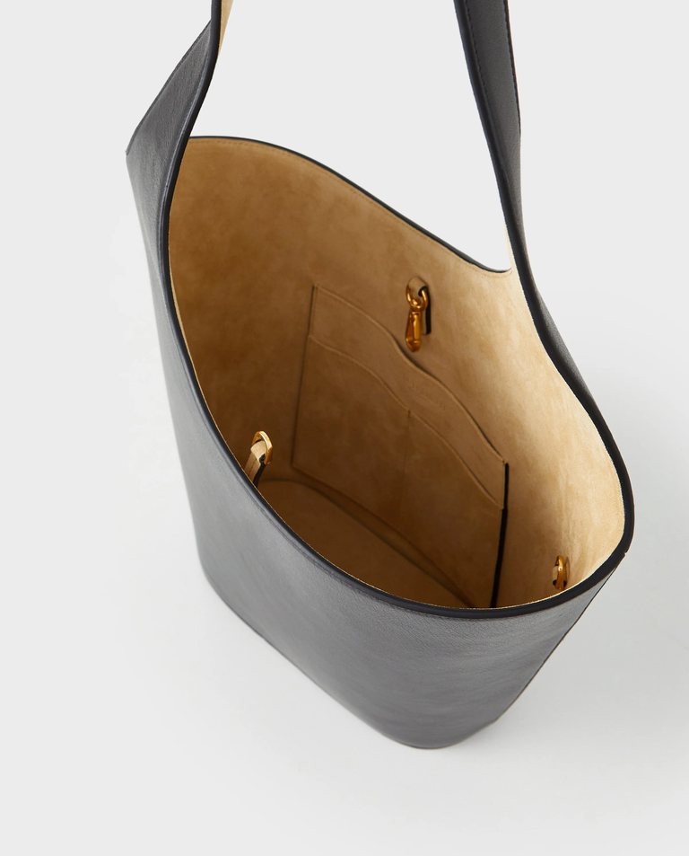 Czarna skórzana torebka na ramię - Image #3