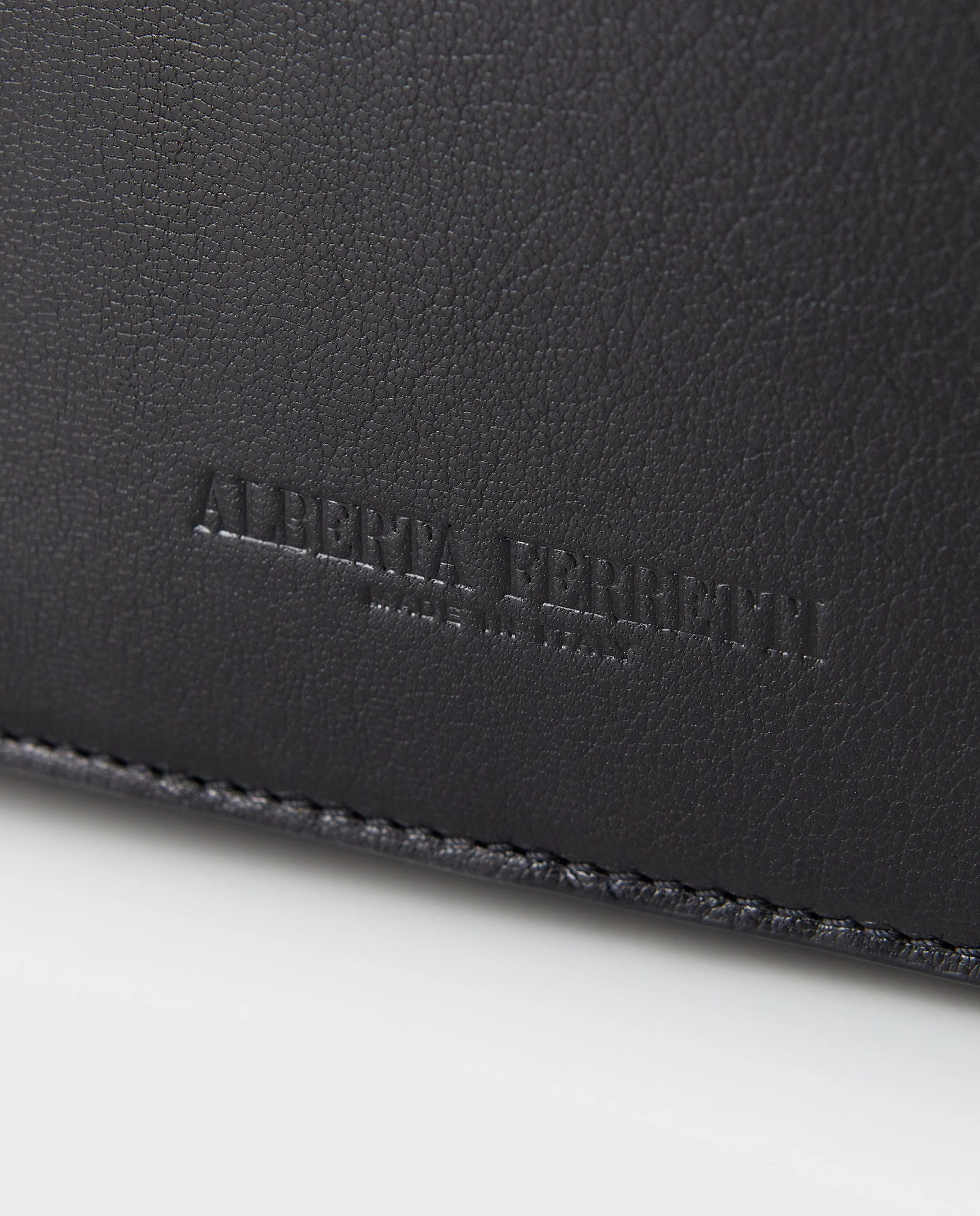 Czarna skórzana torebka na ramię - Image #5