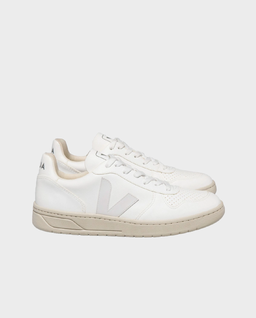 Białe sneakersy z logo V-10 - Image #1