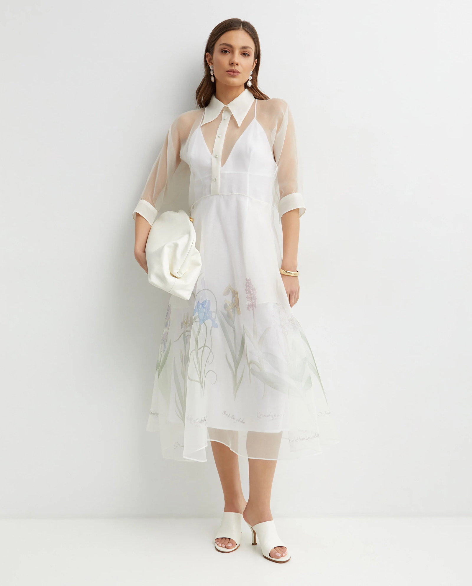 Biała sukienka midi z kwiatowym motywem - Image #1