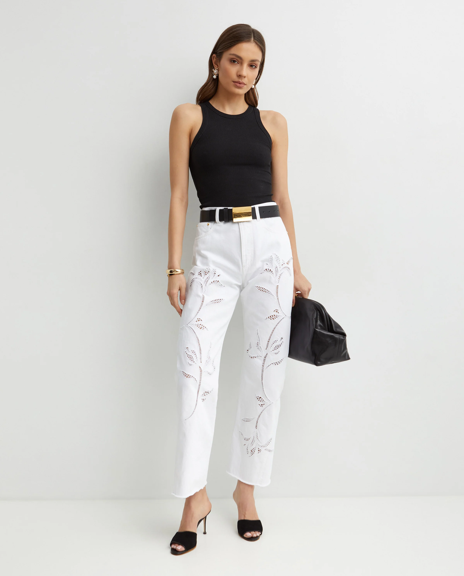 Białe jeansy z kwiatowym haftem - Image #1