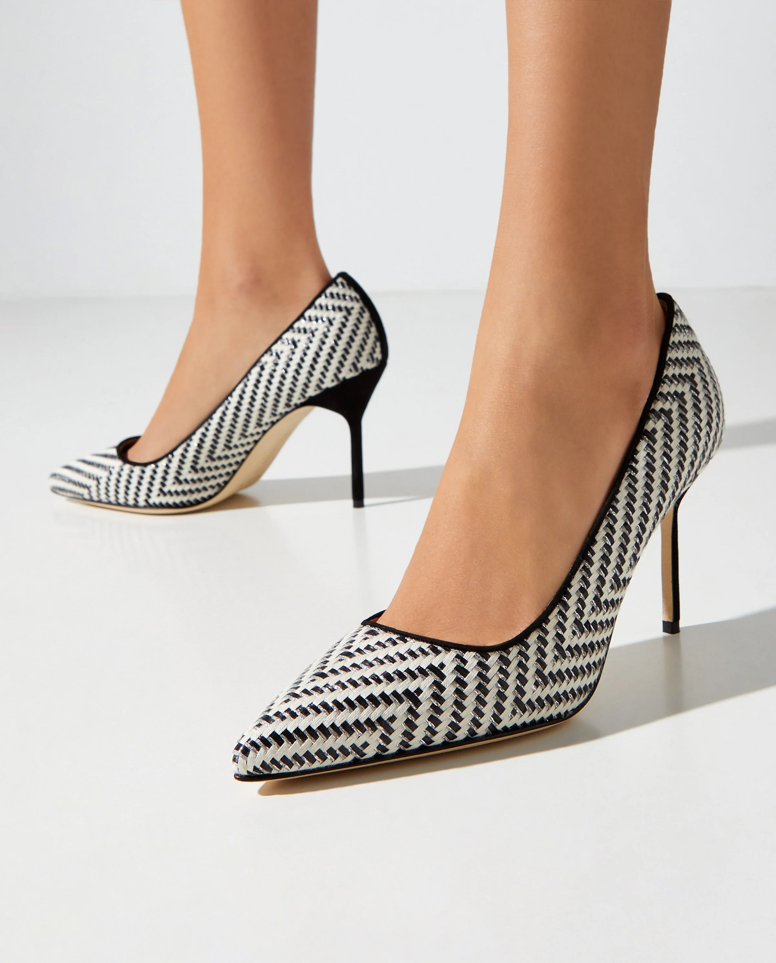 Czarno-białe czółenka z rafii BB - Image #1